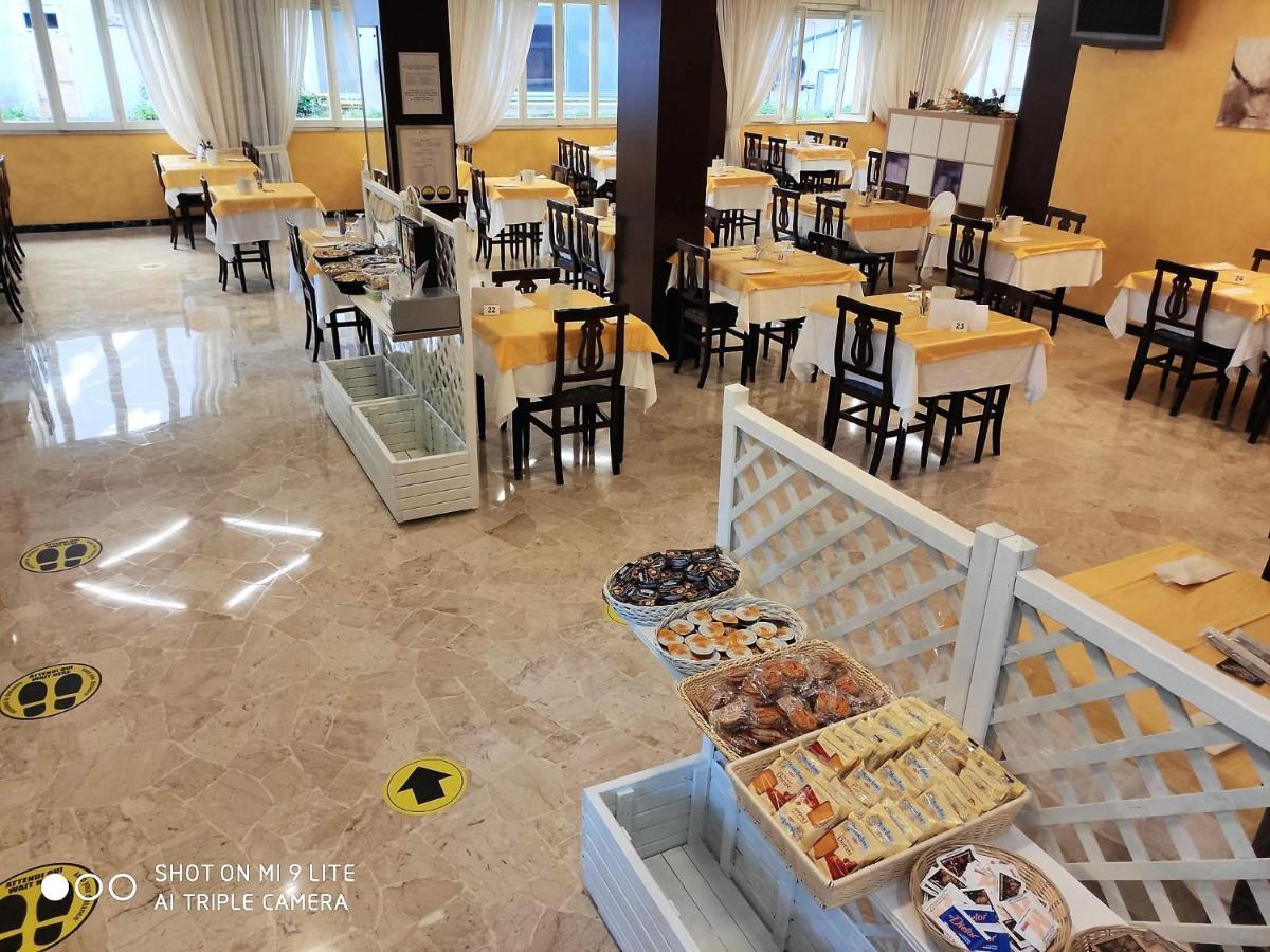 Mantovani Hotel Mariu Rimini Luaran gambar