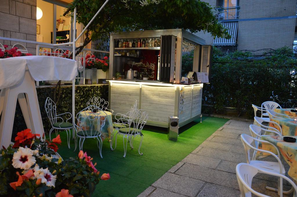Mantovani Hotel Mariu Rimini Luaran gambar