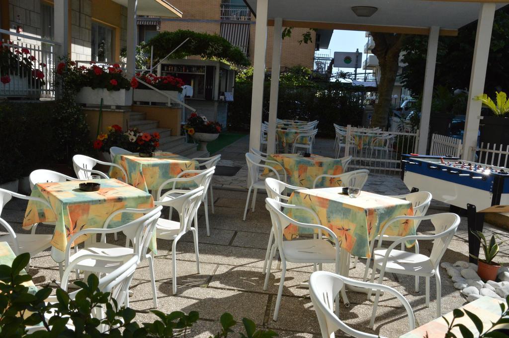 Mantovani Hotel Mariu Rimini Luaran gambar