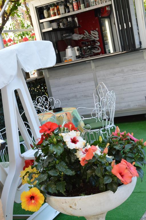 Mantovani Hotel Mariu Rimini Luaran gambar