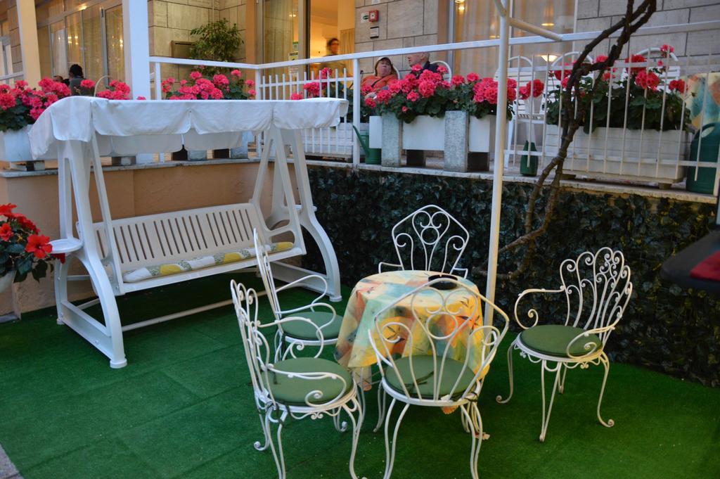 Mantovani Hotel Mariu Rimini Luaran gambar